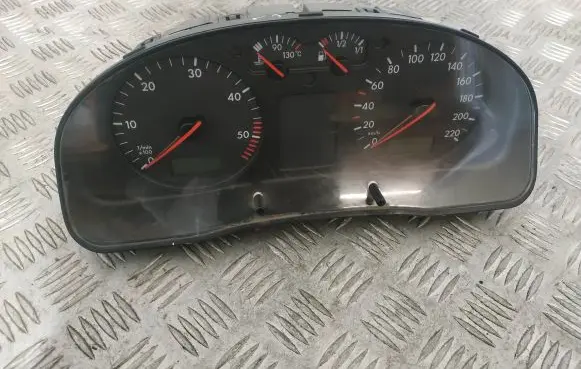 Volkswagen PASSAT B5 Speedometer (instrument cluster) 3B0919861JX 3B0919861