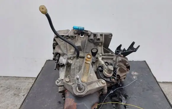Renault Clio III Manual 5 speed gearbox JH3185