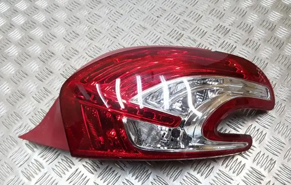 Peugeot 208 Rear/tail lights