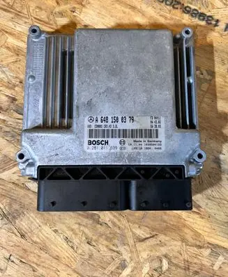 Mercedes-Benz E W211 Engine control unit/module 0281011699
