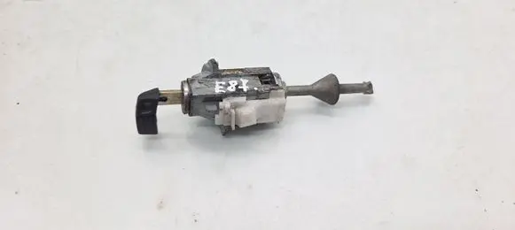 BMW 1 E81 E87 Front door lock (next to the handle) 7161429