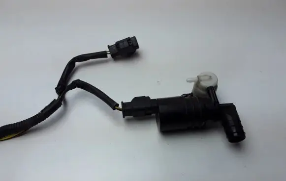 Citroen DS5 Windscreen/windshield washer pump 9643447980