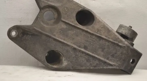 BMW 5 F10 F11 Engine mounting bracket 2116781227