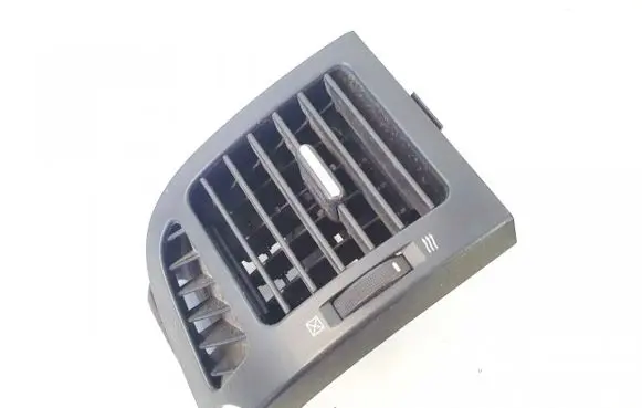 Chevrolet Captiva Dash center air vent grill