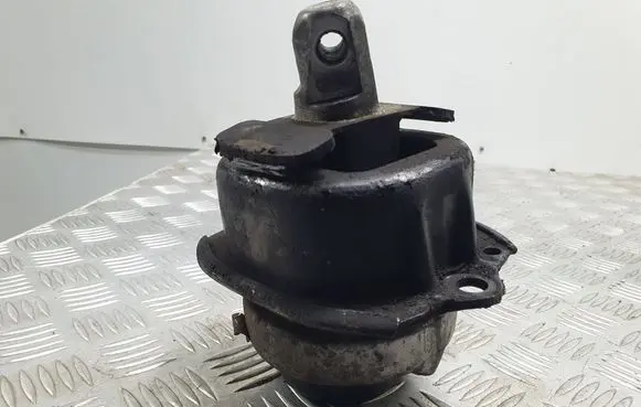 Engine mount bracket
