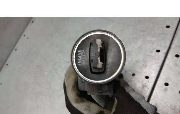 Volkswagen PASSAT B6 Ignition lock 3C0905843