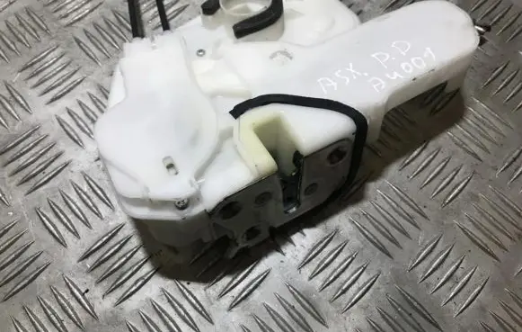 Mitsubishi ASX Front door lock