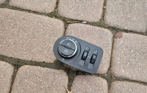 Opel Mokka B Light switch 9836300180