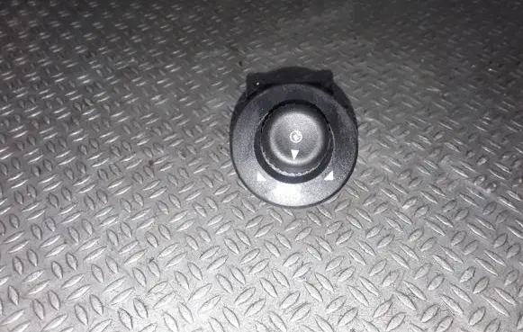 Citroen Xsara Picasso Wing mirror switch