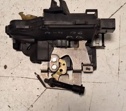 Audi A4 S4 B6 8E 8H Front door lock PA66309GF 87016A