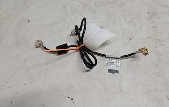 BMW X6 E71 USB socket connector 9196797