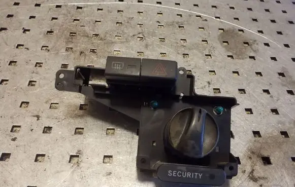 Toyota Yaris Hazard light switch 758292