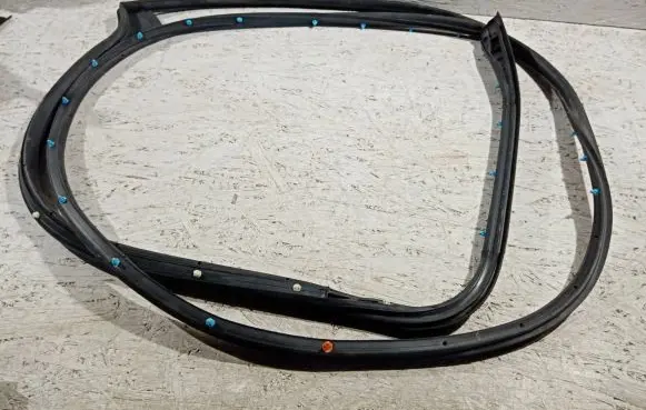 Dodge RAM Front door rubber seal 68291602