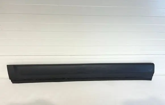 Land Rover Discovery 3 - LR3 Front door trim (molding) DGP000133