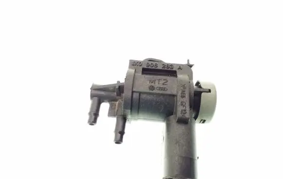 Volkswagen PASSAT B6 Vacuum valve 1K0906283A