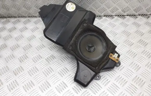 BMW 5 E39 Rear door speaker 8360777