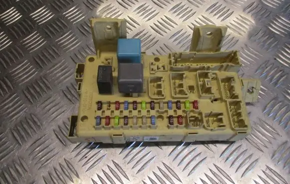 Toyota Avensis T250 Fuse box set 82641-CA010-F