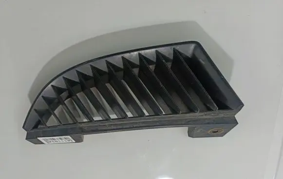 Mitsubishi Colt Front bumper lower grill MN127773