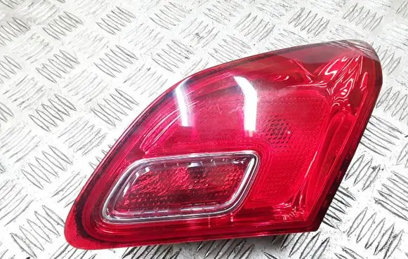 Opel Astra J Tailgate rear/tail lights 1090098
