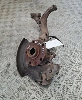 Audi A6 S6 C5 4B Front wheel hub