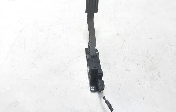 Ford C-MAX II Accelerator throttle pedal AV619F836AB