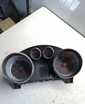 Opel Insignia A Speedometer (instrument cluster) 365903926