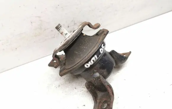 Mitsubishi Outlander Engine mount bracket