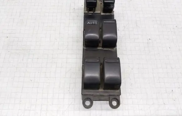 Nissan Almera Tino Electric window control switch