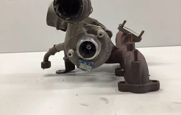 Volkswagen Golf V Turbo 038253056E BV39A0022 7100257620