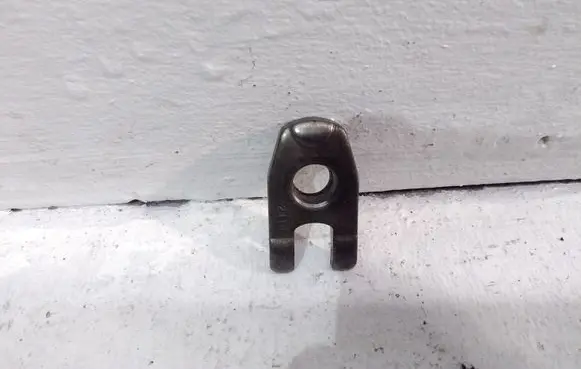 Renault Megane III Fuel Injector clamp holder