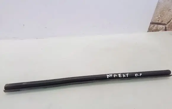 Ford Connect Front door glass trim molding