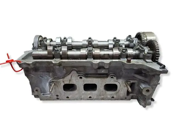 Renault Clio IV Engine head S27649551 631R