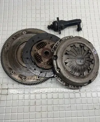 Volkswagen Golf V Clutch set kit 699548