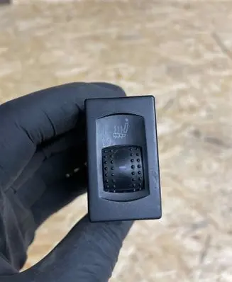 Volkswagen PASSAT B5.5 Seat heating switch 3B0963564A