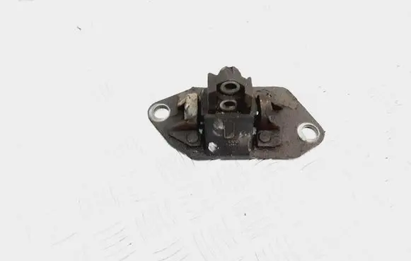 Volvo V70 Engine mount bracket 8624757