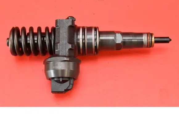 Volkswagen PASSAT B5.5 Fuel injector 038130073BA