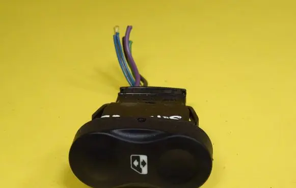 Dacia Sandero Electric window control switch 602227