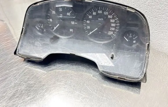 Opel Zafira A Speedometer (instrument cluster) 88311318