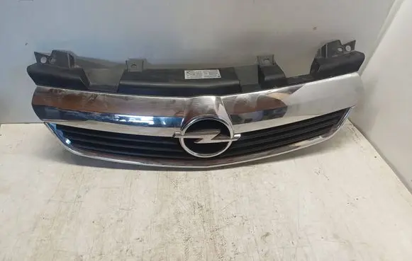 Opel Zafira B Front grill 13157590 321228108 13136136