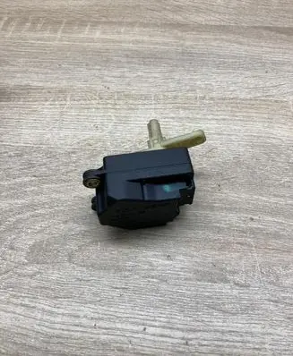 Volvo XC90 Air flap motor/actuator 74932G 260104