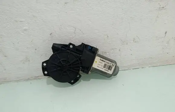 Hyundai Santa Fe Front door window regulator motor 400906 0157T10