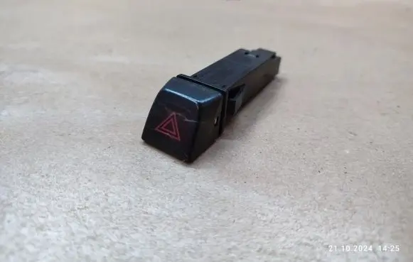 Volvo XC60 Hazard light switch 9123684