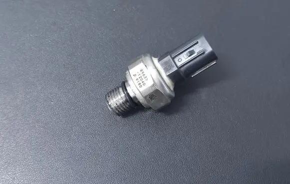 Fuel pressure sensor
