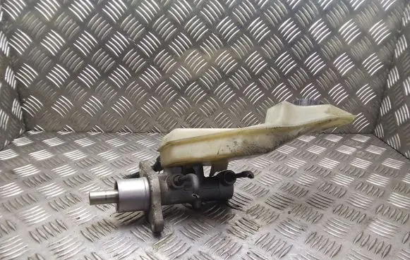 Master brake cylinder