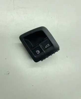 Volkswagen Jetta VI Fuel tank opening switch 5C7867251