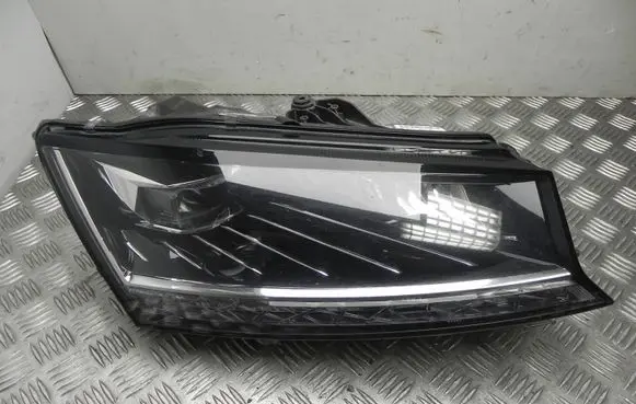 Skoda Fabia Mk3 (NJ) Headlight/headlamp 6V1941016E