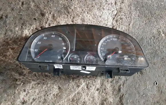 Volkswagen Touran I Speedometer (instrument cluster) 1T0920860B