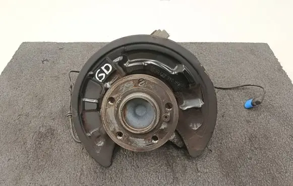 Mercedes-Benz A W176 Rear wheel hub A2469059402 A2464230520