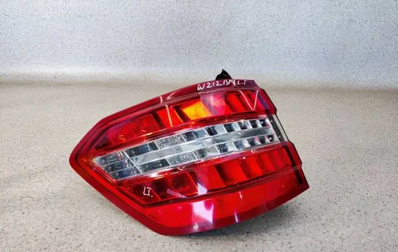 Mercedes-Benz E W212 Rear/tail lights 2128203964
