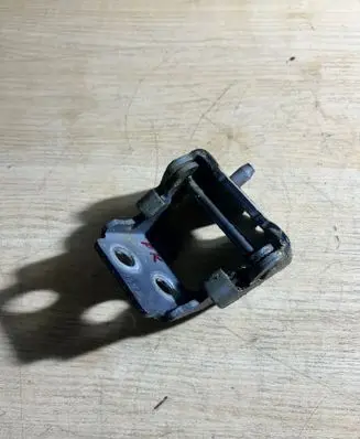 Citroen C5 Front door lower hinge 